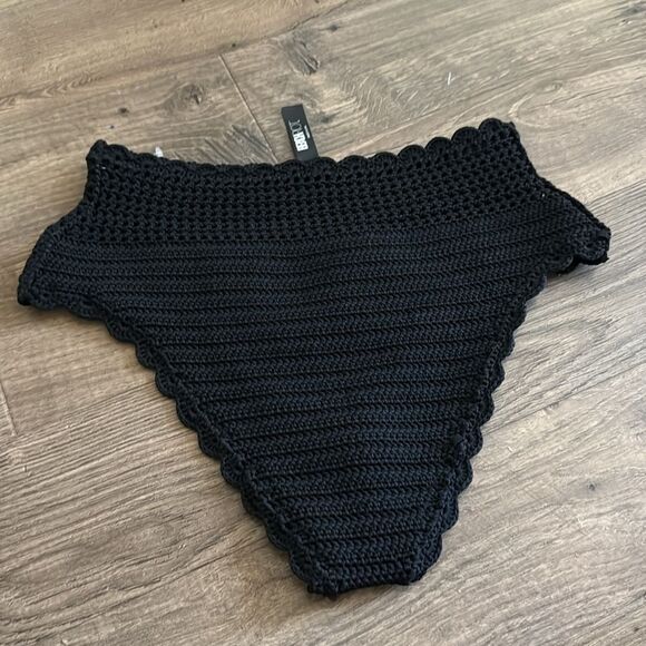 NEW BEACH RIOT brinley bottoms in black - Picture 3 of 3